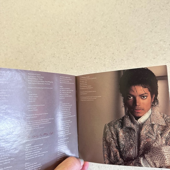 Michael Jackson Thriller 25th Anniversary CD & DVD Collection! - Picture 12 of 13